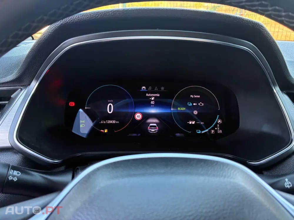 Renault Captur 1.6 HYBRID E-TECH INTENS