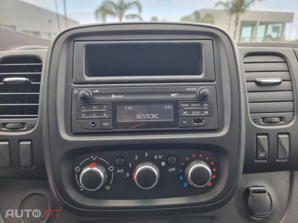 Renault Trafic 2.0 dCi L1H1 - IVA Dedutível