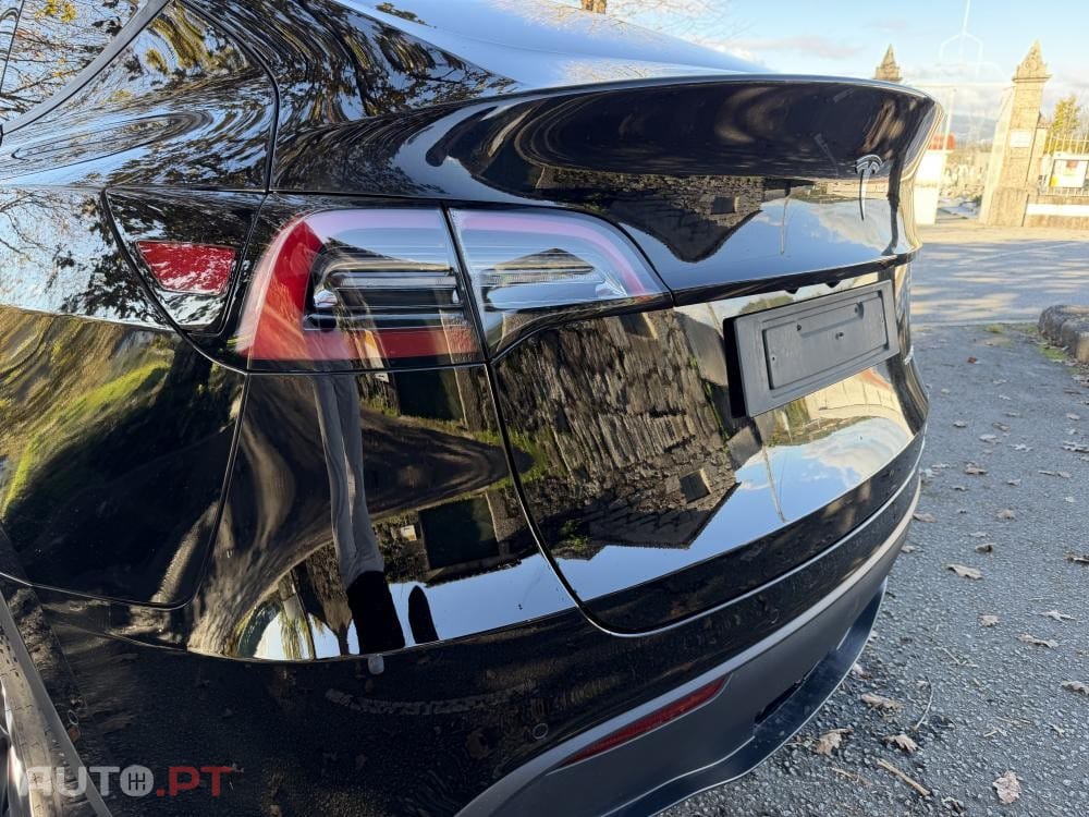 Tesla Model Y Long Range Dual Motor AWD