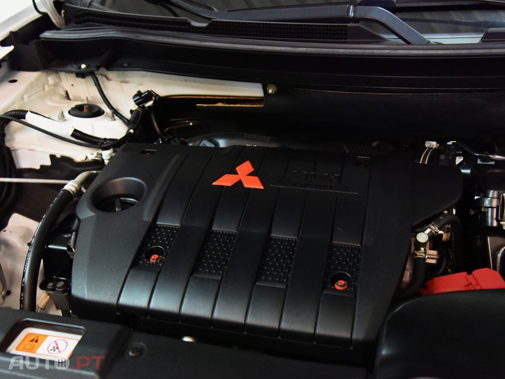 Mitsubishi Outlander 2.2 DI-D Instyle
