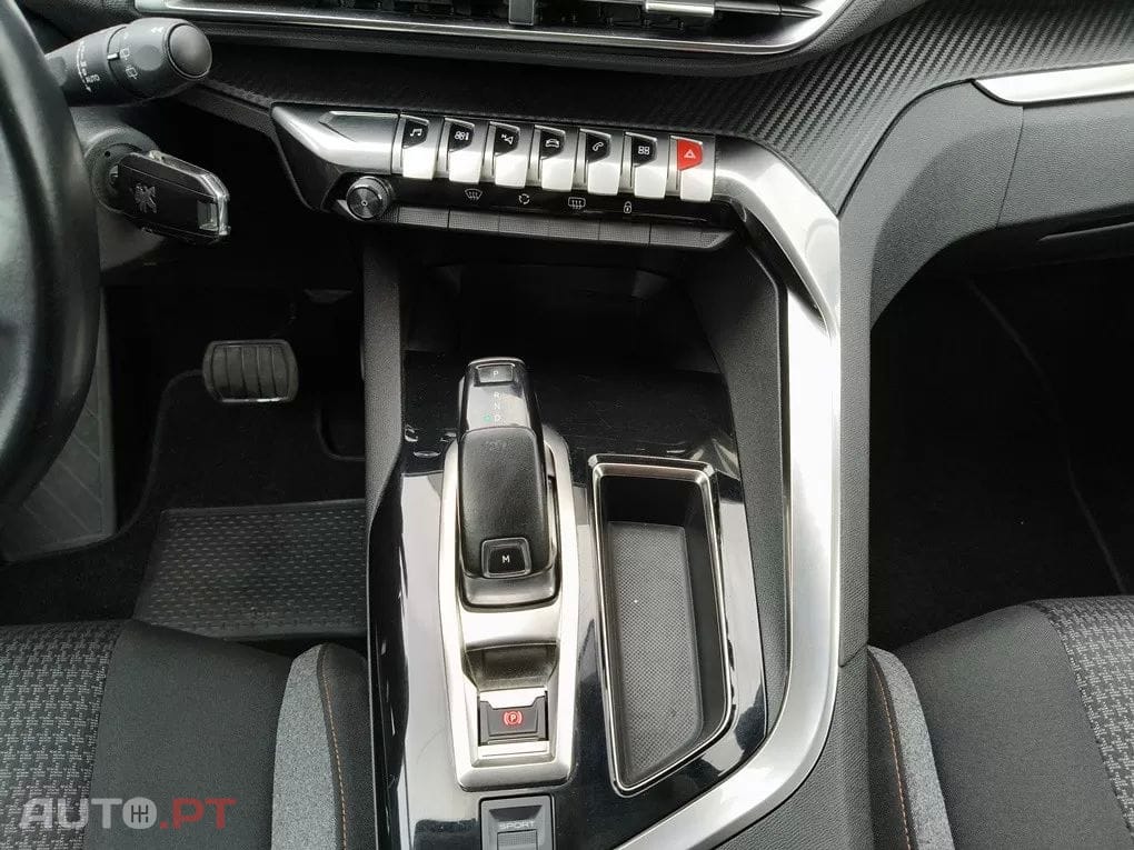 Peugeot 3008 1.5 BlueHDi Allure EAT8