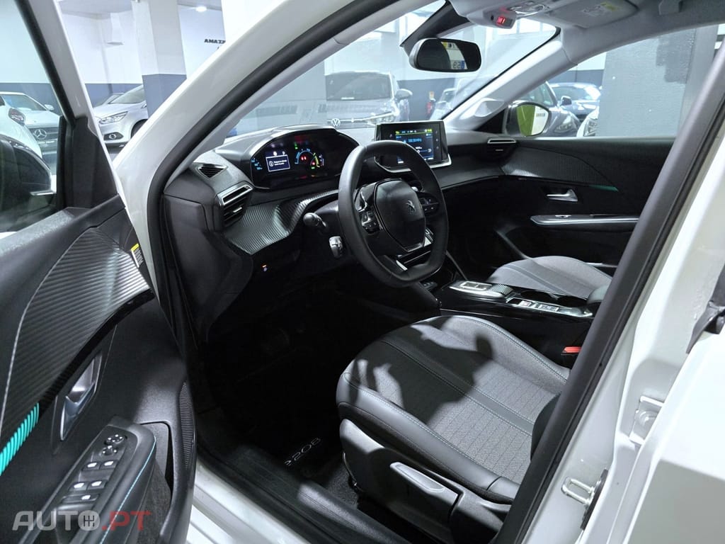 Peugeot E-208 50 kWh Allure Pack
