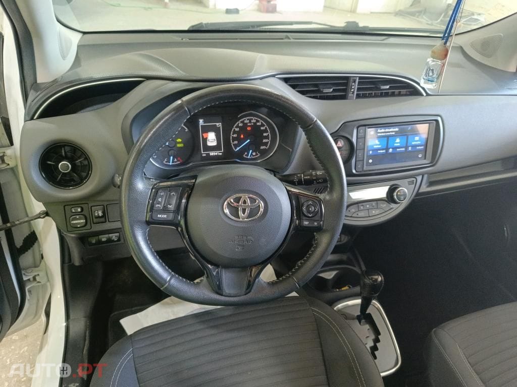 Toyota Yaris 1.5 HSD Comfort
