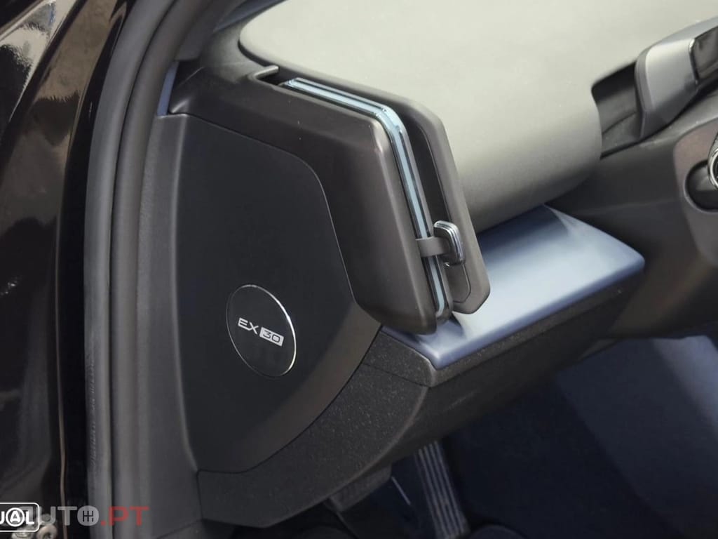 Volvo EX30 Single Motor Extended Range RWD Core