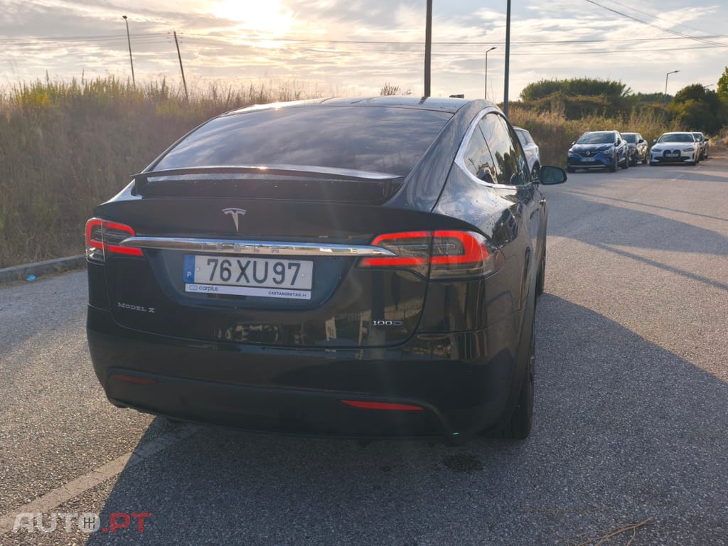 Tesla Model X 100D