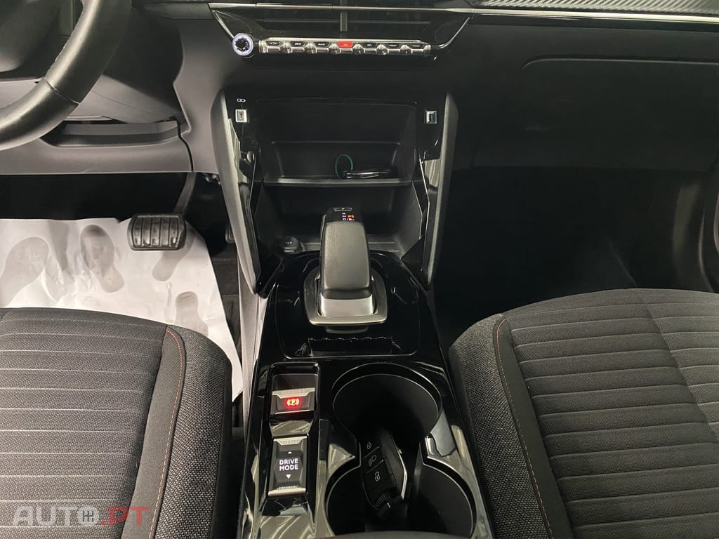 Peugeot E-2008 50 kWh Active Pack