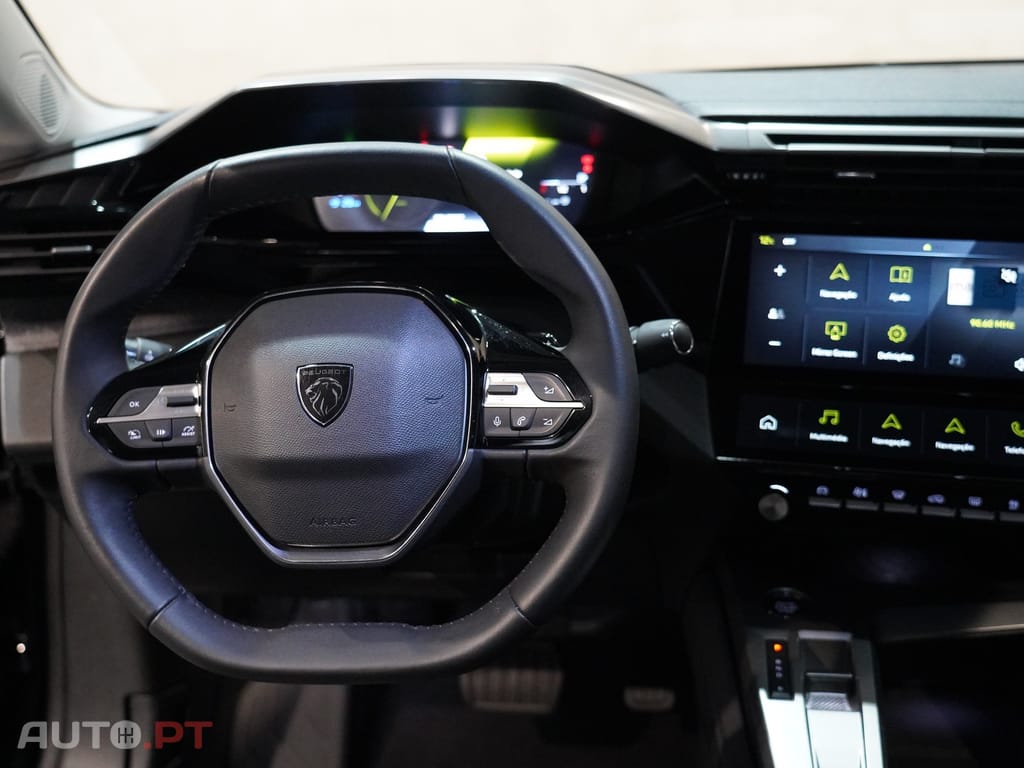 Peugeot 408 1.6 Hybrid Allure e-EAT8