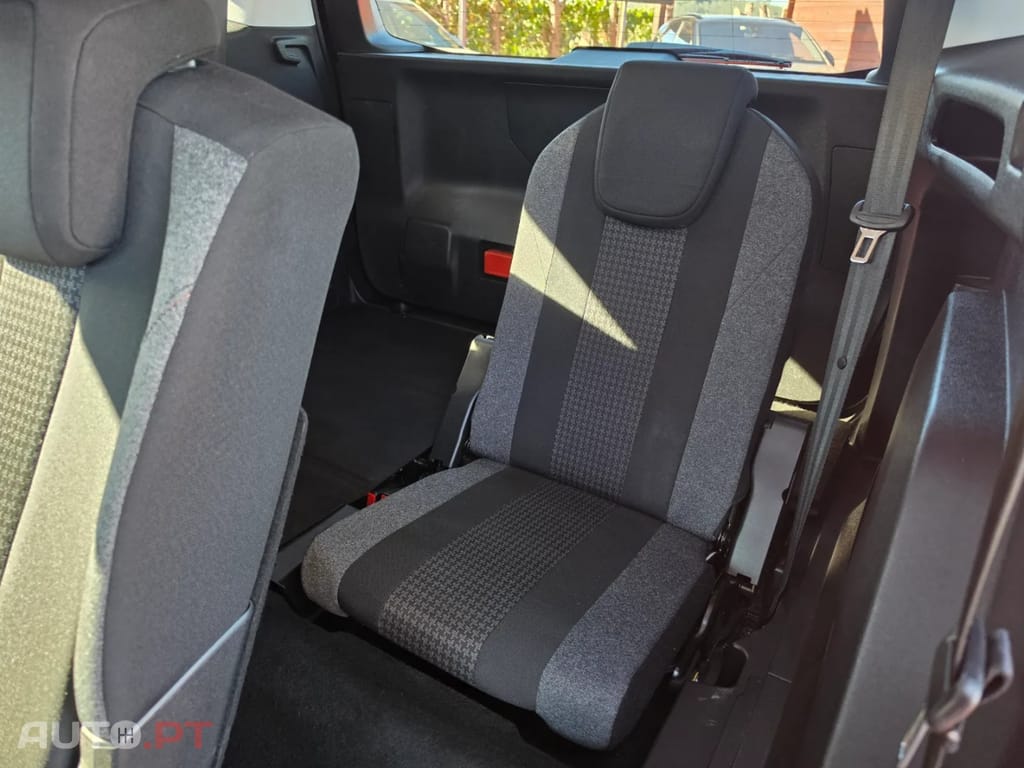 Peugeot 5008 1.5 BlueHDi Active Pack EAT8