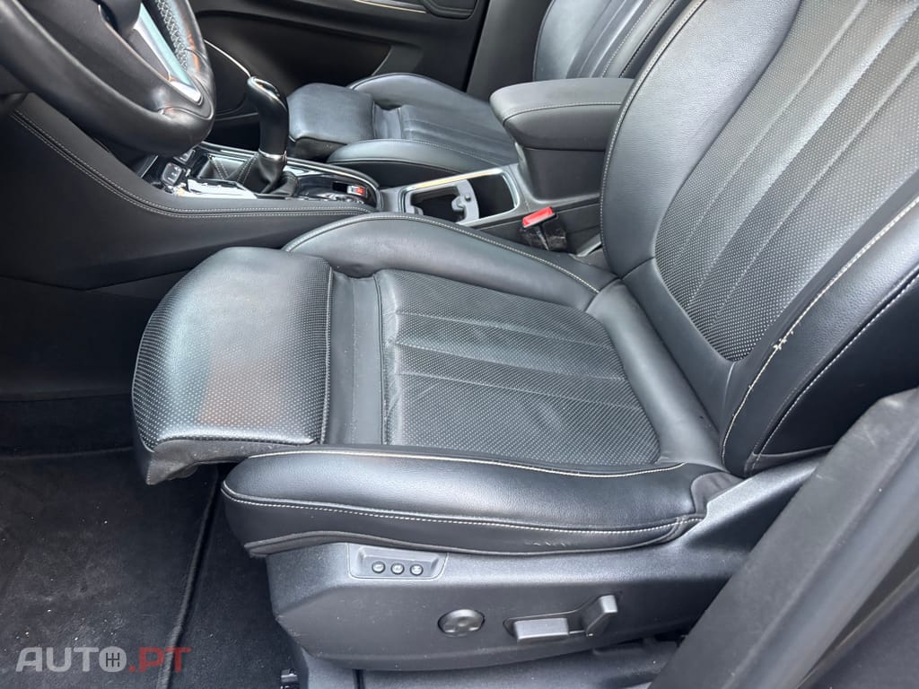 Opel Grandland (X) 1.2 T Design & Tech AT