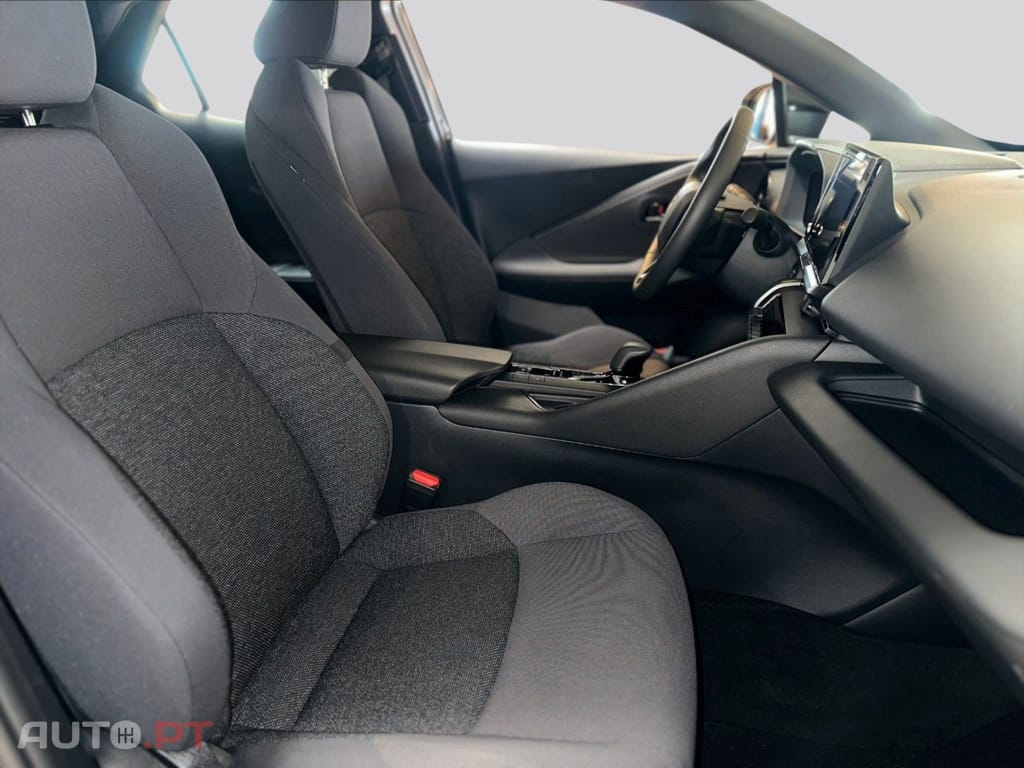 Toyota C-HR Hybrid Business I.V.A DEDUTIVEL 