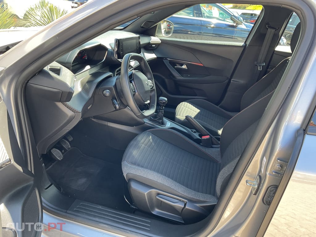 Peugeot 2008 1.2 PureTech Style