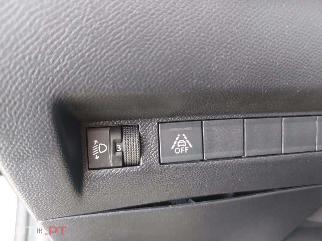 Peugeot E-208 50 kWh Active