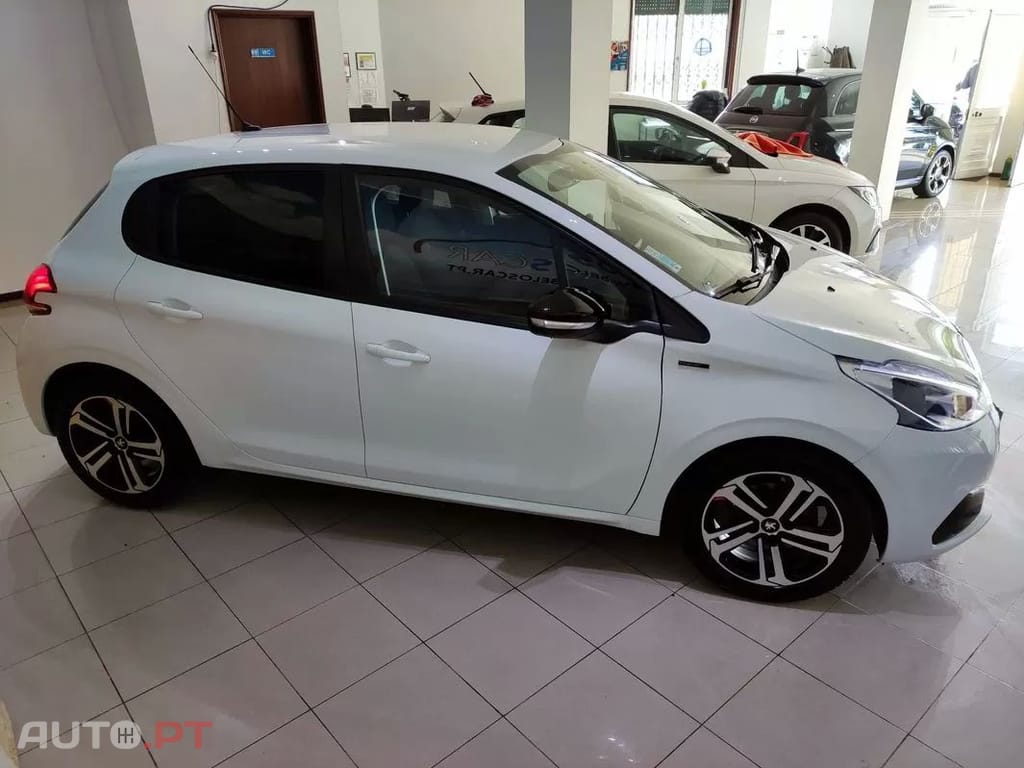 Peugeot 208  Puretech 82 Stop Start Signature