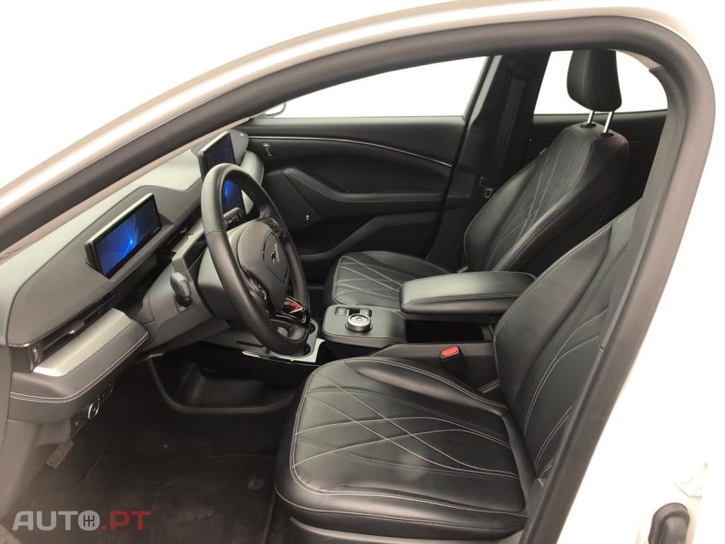 Ford Mustang Mach-E Standard Range