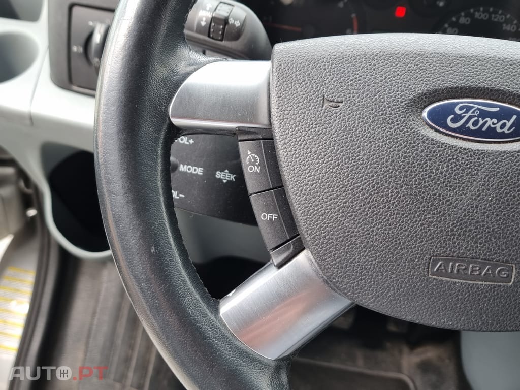 Ford Transit 350L 2.2 TDCi Longa-T.Médio