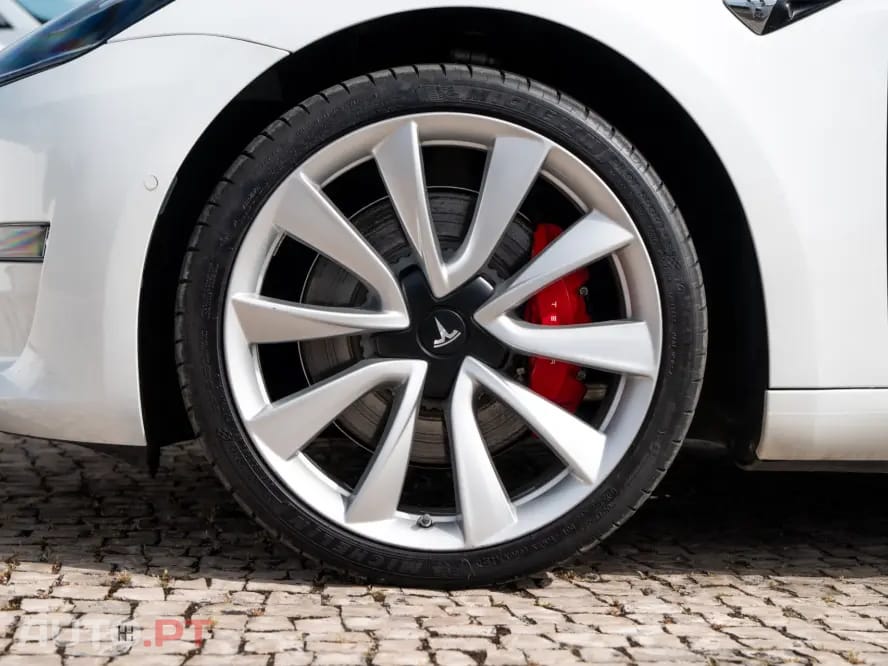 Tesla Model 3 Long Range AWD Dual Motor Performance