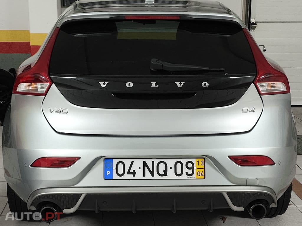 Volvo V40 D4