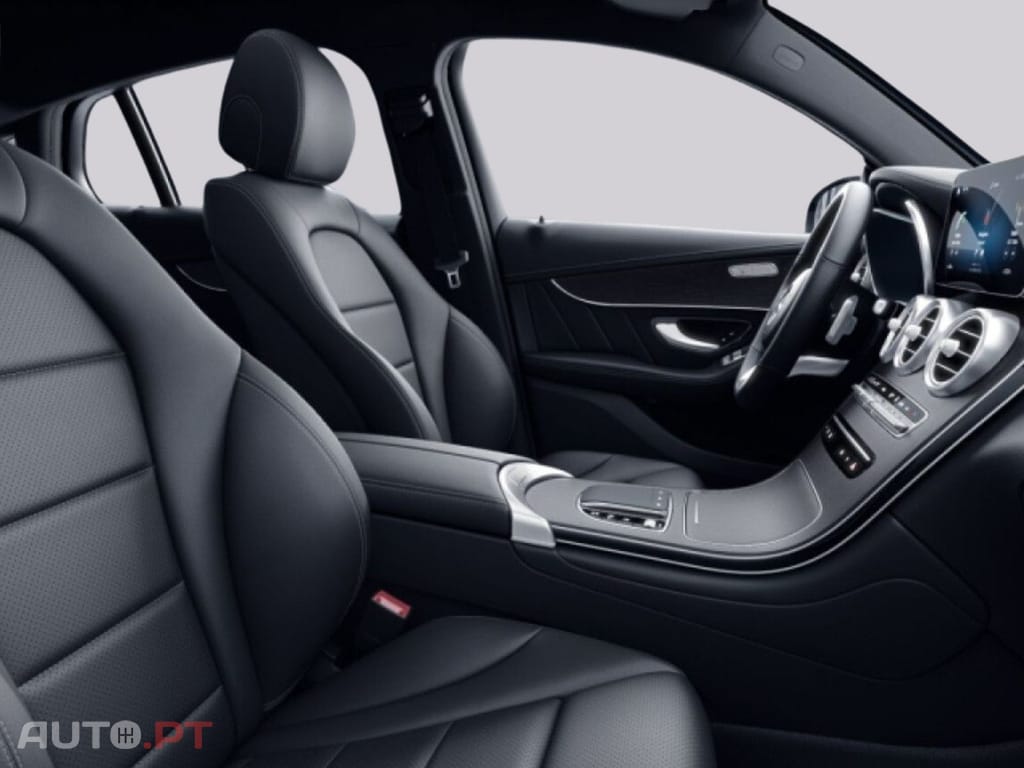 Mercedes-Benz GLC 300 I.V.A DEDUTÍVEL e4M Coupe AMG