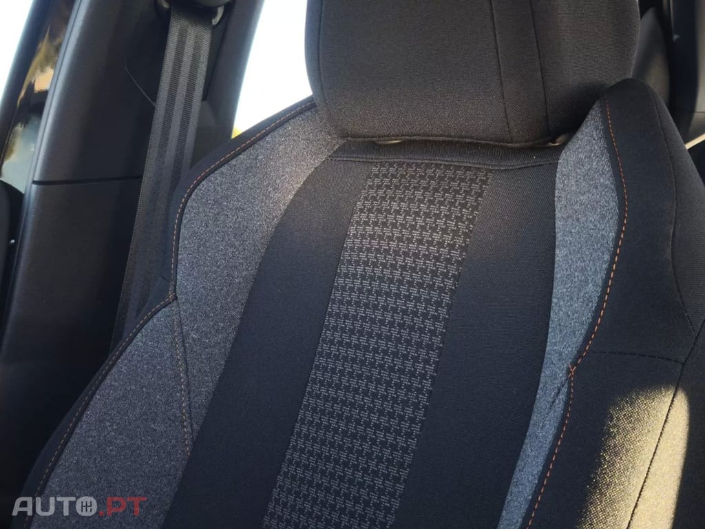 Peugeot 3008 PureTech 130 Stop & Start GPF EAT8 Active Pack