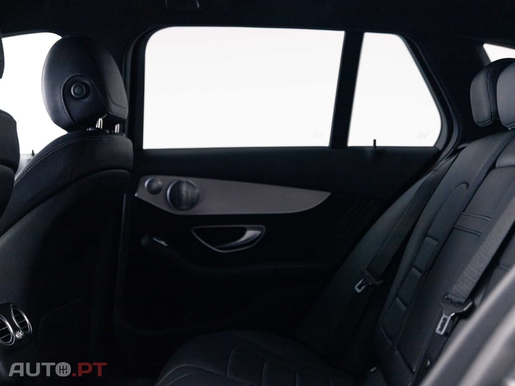 Mercedes-Benz C 300 e AMG Line