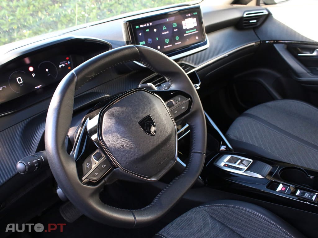 Peugeot 2008 PureTech 130 EAT8 Allure