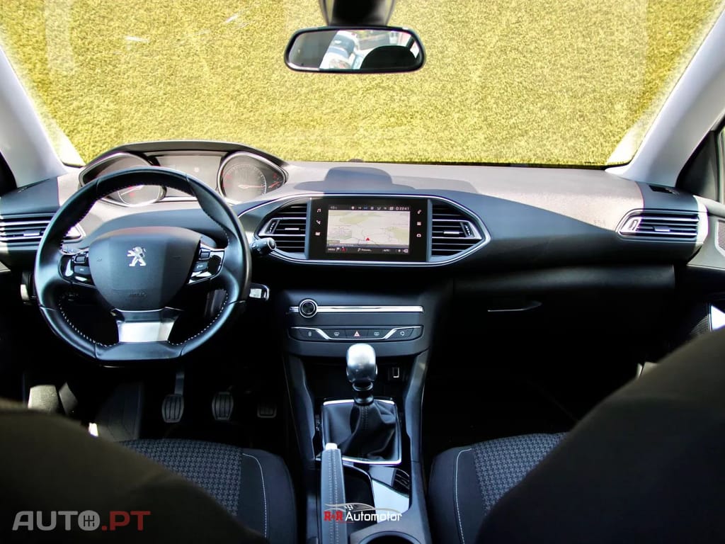 Peugeot 308 1.2 PureTech Business Line