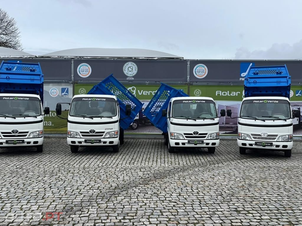 Toyota Dyna 3.0  - 144 CV  BASCULA TRIBASCULANTE