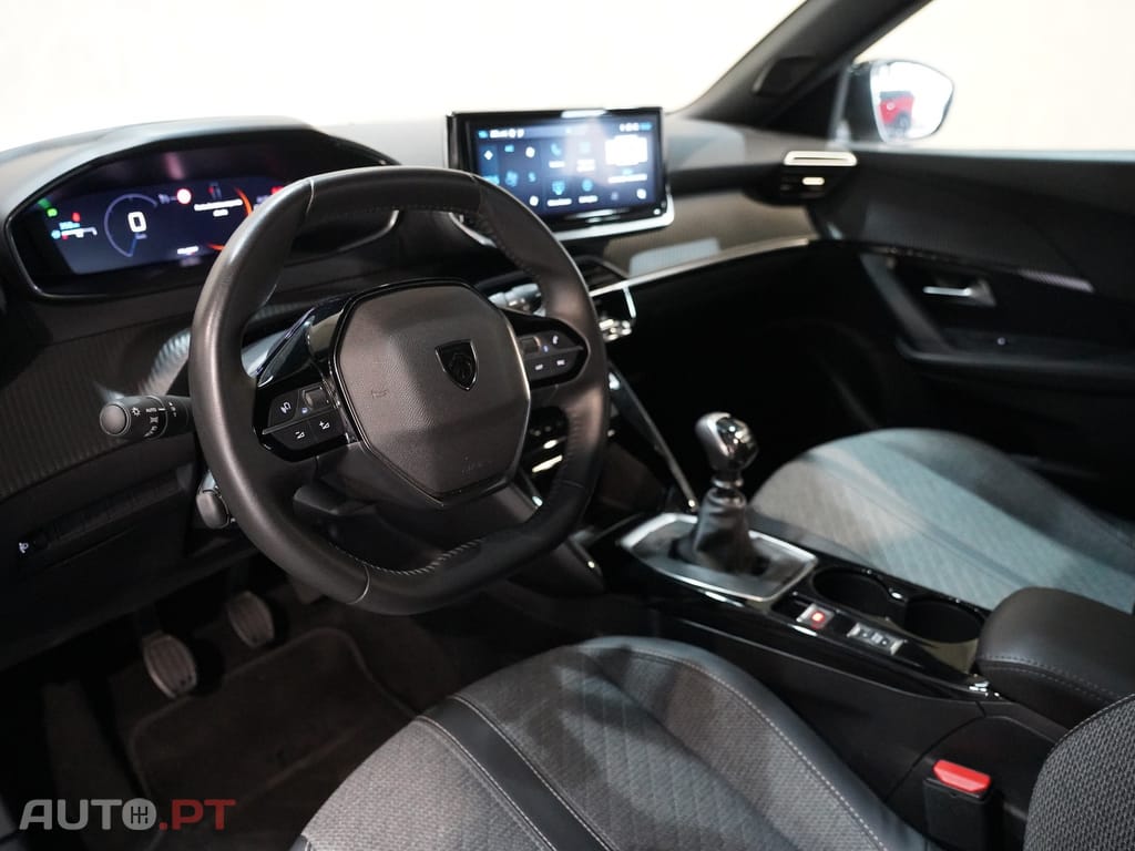 Peugeot 2008 1.2 PureTech Allure