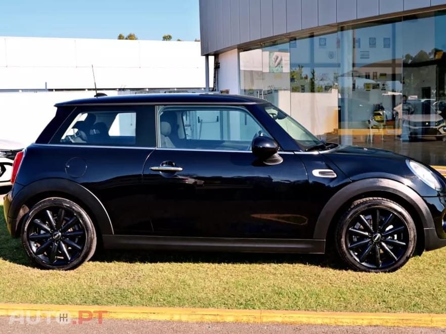 MINI Cooper Cooper D Auto