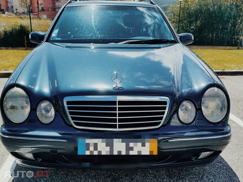 Mercedes-Benz 320 Avantagard