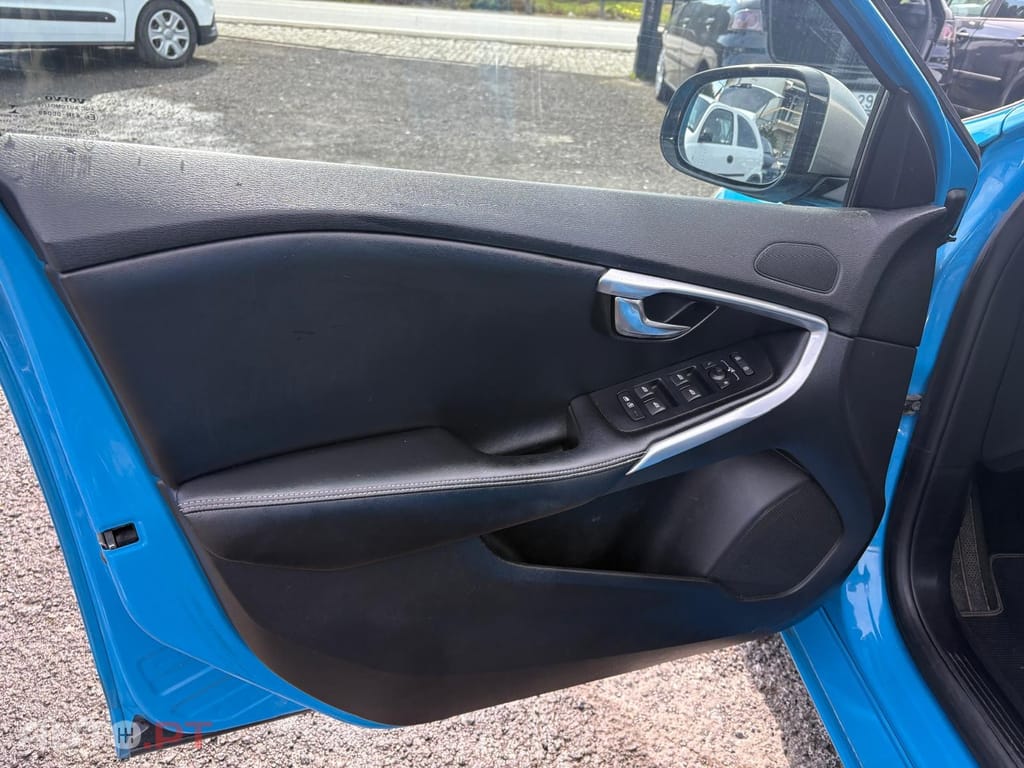 Volvo V40 1.6 D2 R-Design