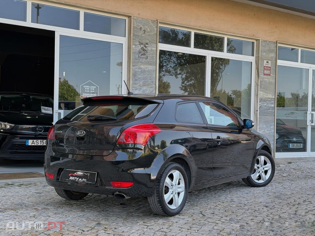 Kia Ceed S Coupé 1.4 CVVT EX ISG