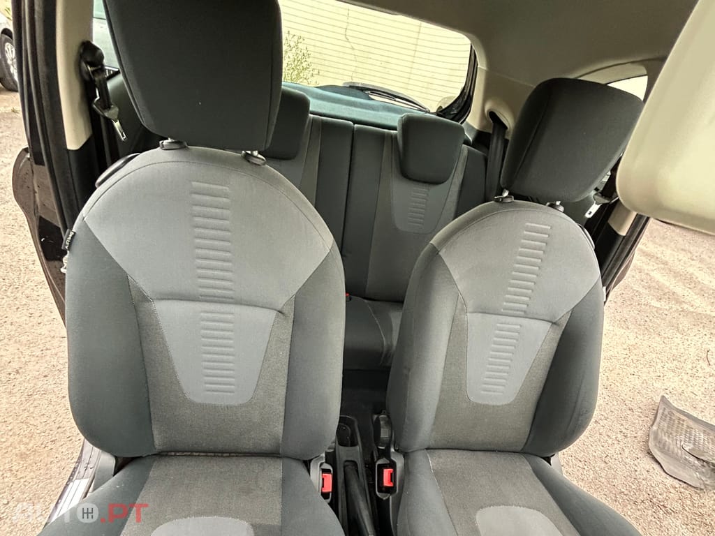 Ford KA Titanium