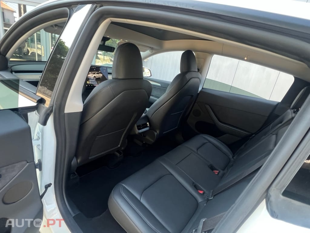 Tesla Model Y Long Range Tração Integral — fotografia 10