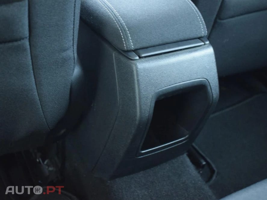 Peugeot 308 1.5 BlueHDi Business Line