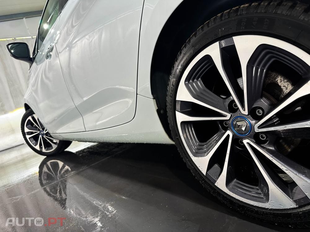 Renault Zoe (c/ Bateria) EV50 135hp Techno