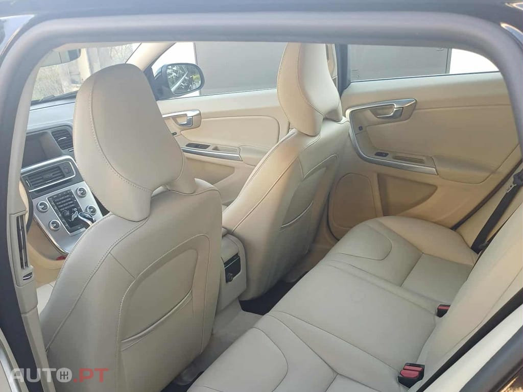 Volvo V60 D5 2.0D 225cv G-TRONIC 8vel