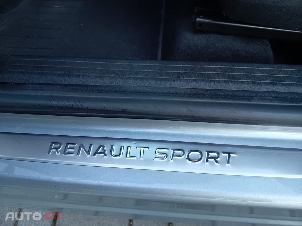 Renault Captur 1.6 E-Tech Plug-In RS Line