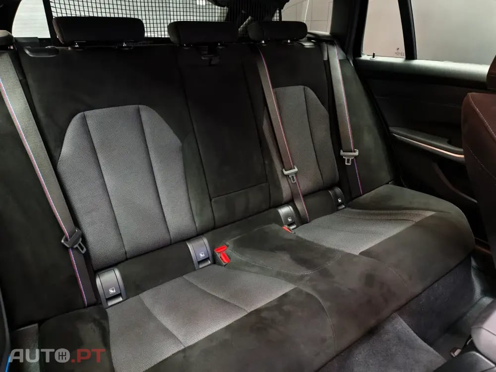 BMW 330 e Pack Desportivo M Pro Auto