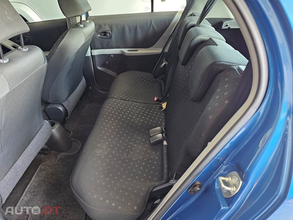Toyota Yaris 1.0 VVT-i AC