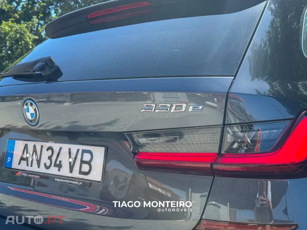 BMW 330 e Pack Desportivo M Auto