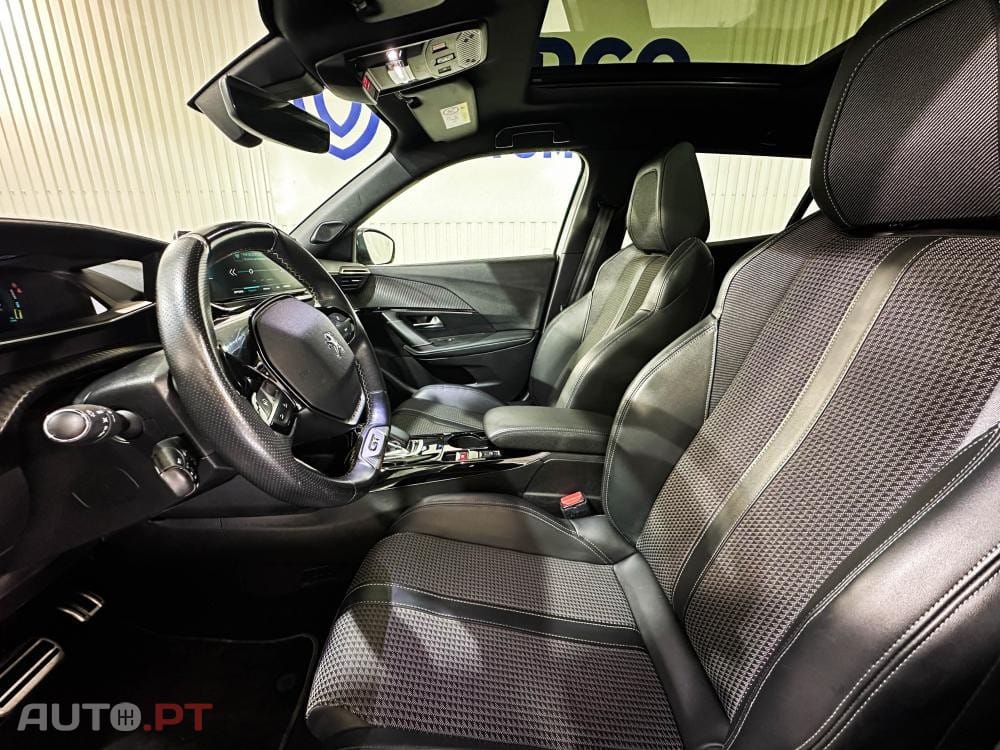 Peugeot E-2008 50 kWh GT Pack