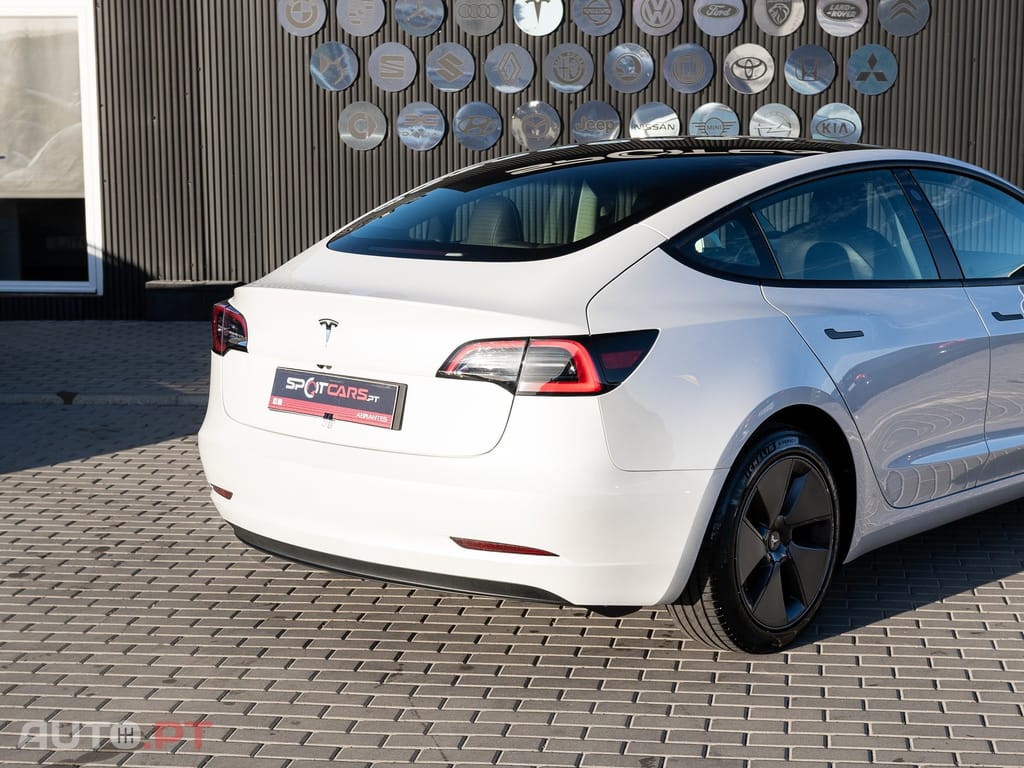Tesla Model 3 RWD