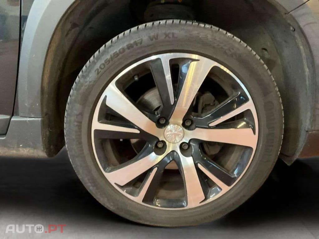 Peugeot 2008 1.2 e-THP GT Line