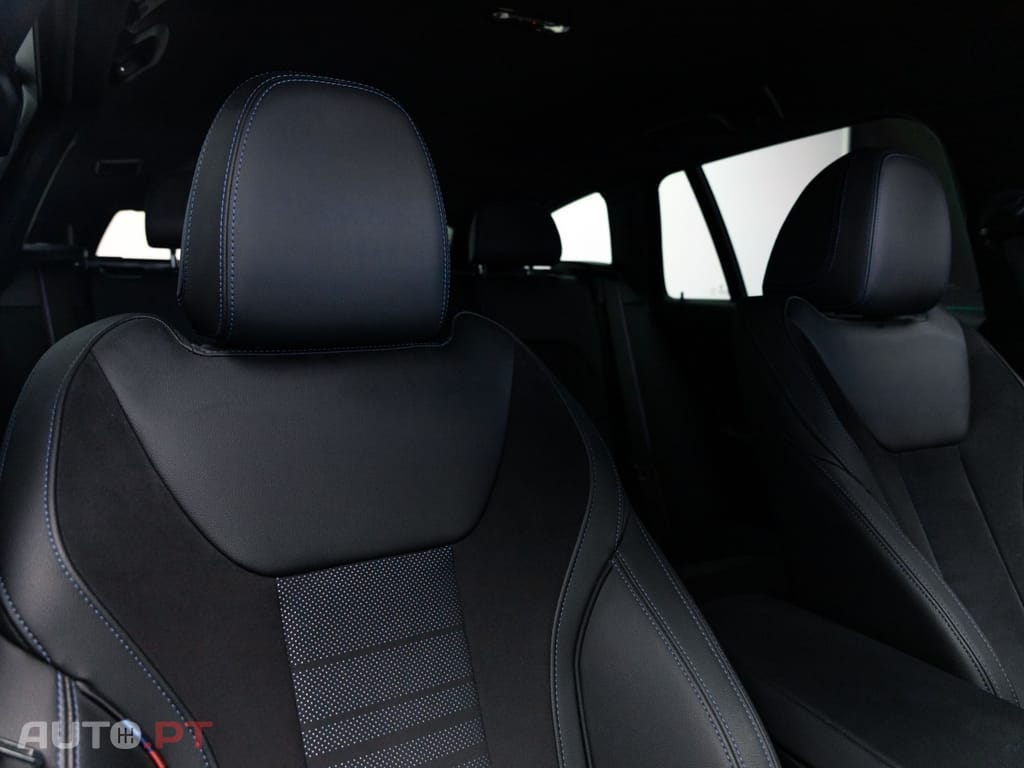 BMW 330 e Pack Desportivo M Auto