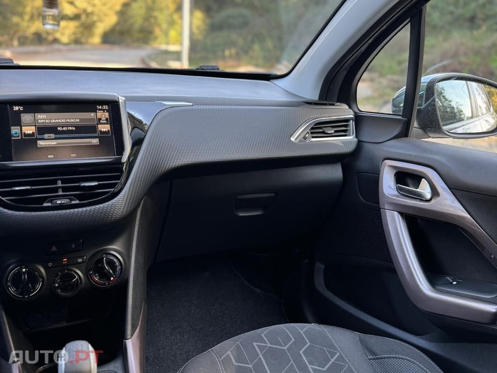 Peugeot 2008 1.2 PureTech Allure