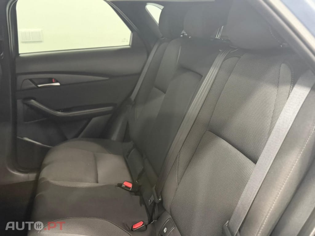 Mazda CX-30 2.0 e-Skyactiv-G Exclusive-line AT