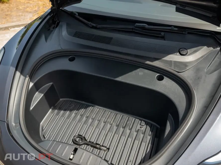 Tesla Model 3 Standard Range Plus RWD