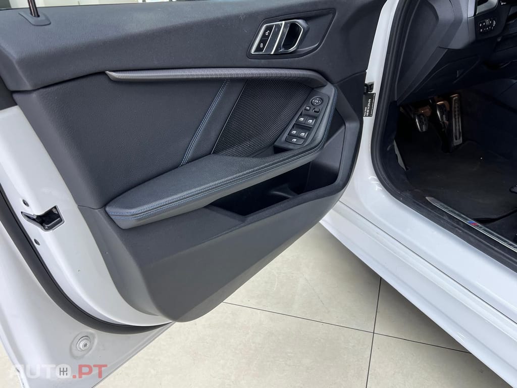 BMW 116 d Pack Desportivo M