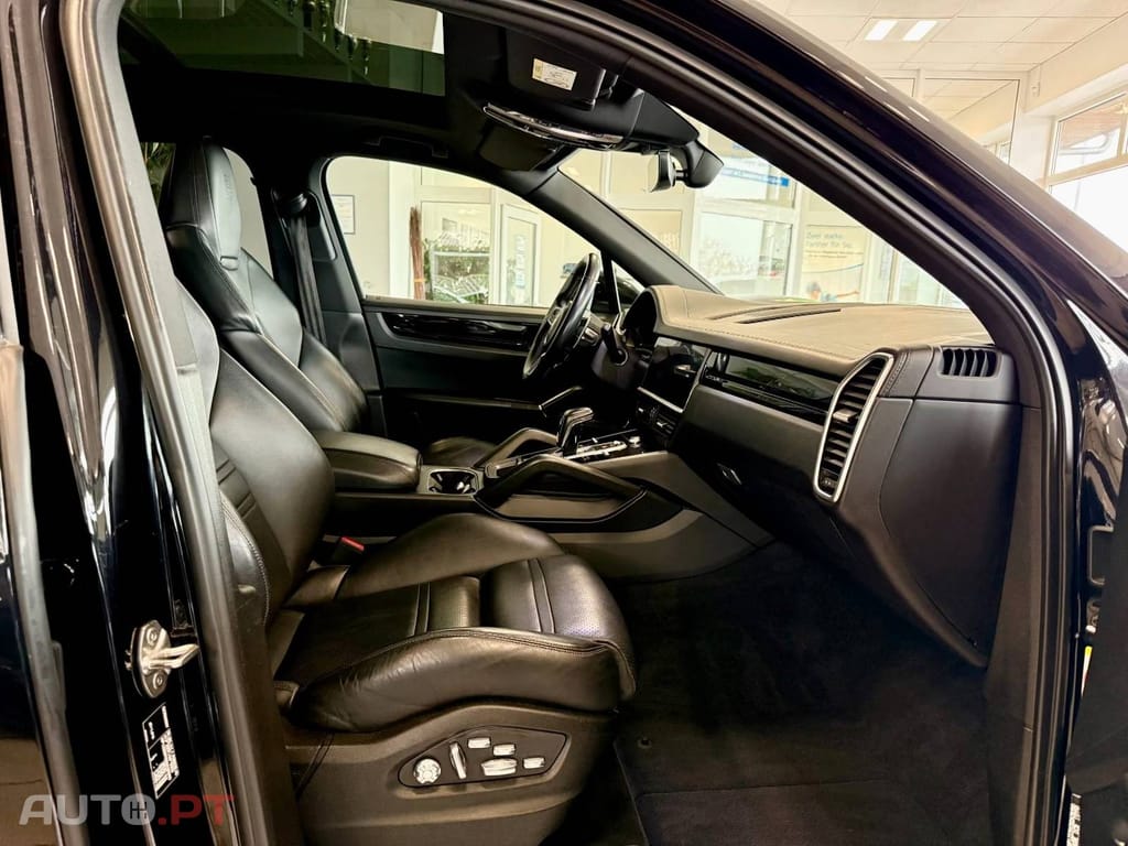 Porsche Cayenne V6